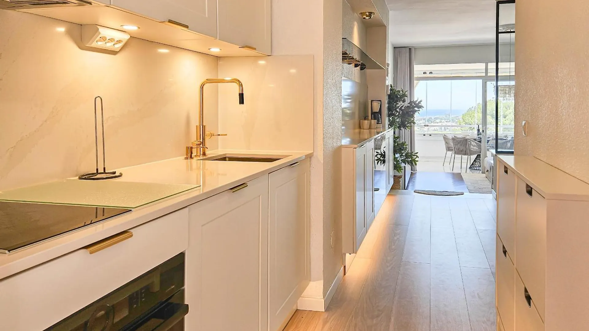 Studio Apartment Sleeps 4 Miraflores ミハス