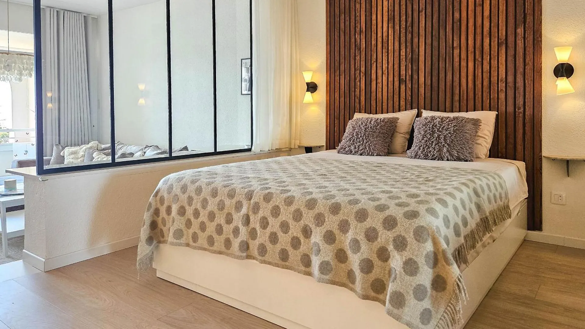 Studio Apartment Sleeps 4 Miraflores ミハス